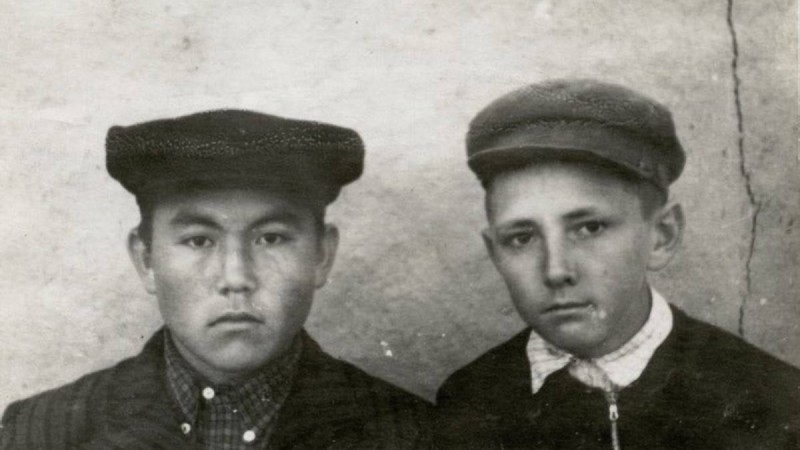 Жастық шағындағы суреттеріне қарап, президенттерді тани аласыз ба?