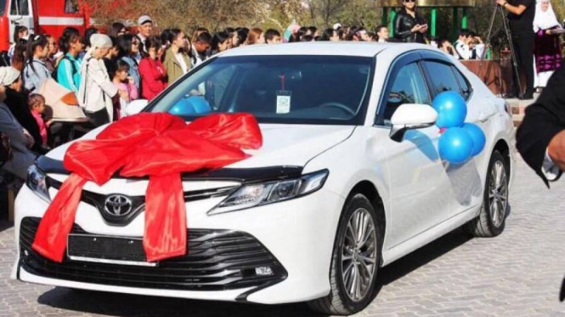 Әкімдік әлем чемпионы Бекзат Нұрдәулетовке қымбат көлік сыйға тартты