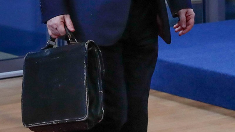 Әкімді жол салмағаны үшін көлікке байлап, көшемен сүйреп өтті – видео