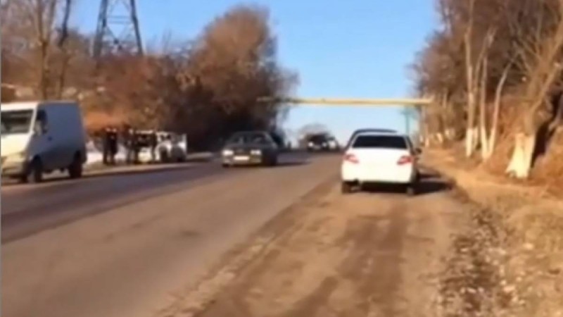 Қаскелең тас жолында көлік рөліндегі жас қыз ауыр апатқа ұрынды