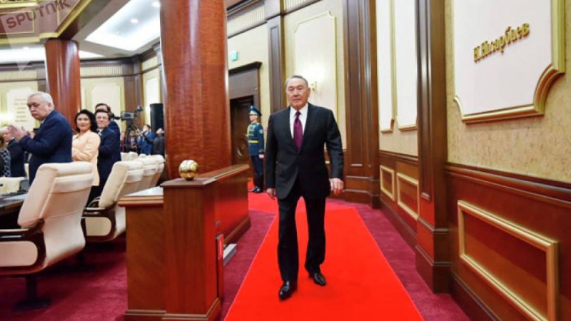 Елбасыны қимаған танымал қазақ әншісі ағыл-тегіл жылады - видео