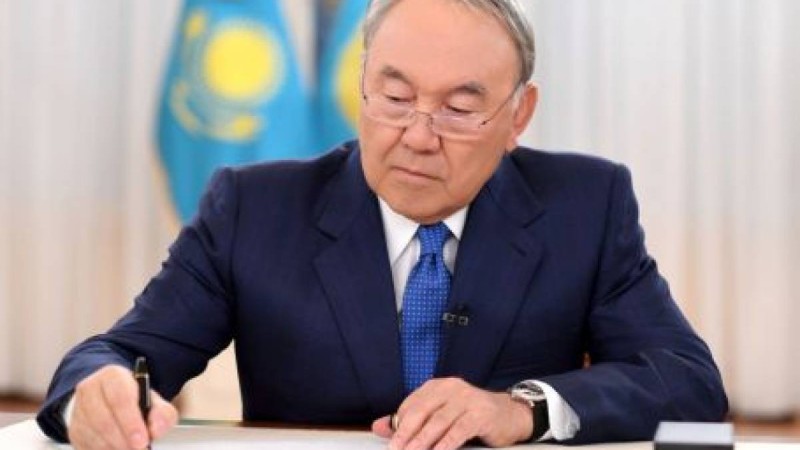 Назарбаев кино туралы заңға қол қойды