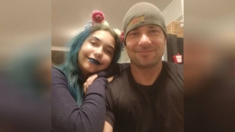 Әкесі қызын акуланың аузынан құтқарып алған