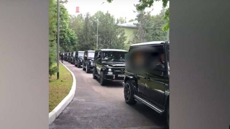 Gelandewagen кортежінен кейін әскери мектептің директоры жұмыстан шықты