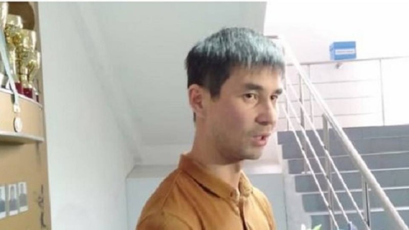 Балаларды терезеден қағып алдық: Ақтөбеде таксист жігіт түн ішінде өртенген үйден 7 адамды құтқарды - Қазақстан жаңалықтары