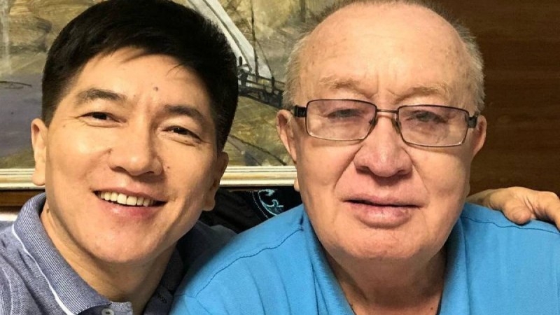 Әлдекімдер Алтынбек Қоразбаевтың қайтыс болғаны туралы ақпарат таратқан
            09:29, 06 Наурыз, 2019
        
        Сәкен Майғазиев: Көкеміздің жақындарының жүрегін ауыртқанда "мүйіз" шыға ма?