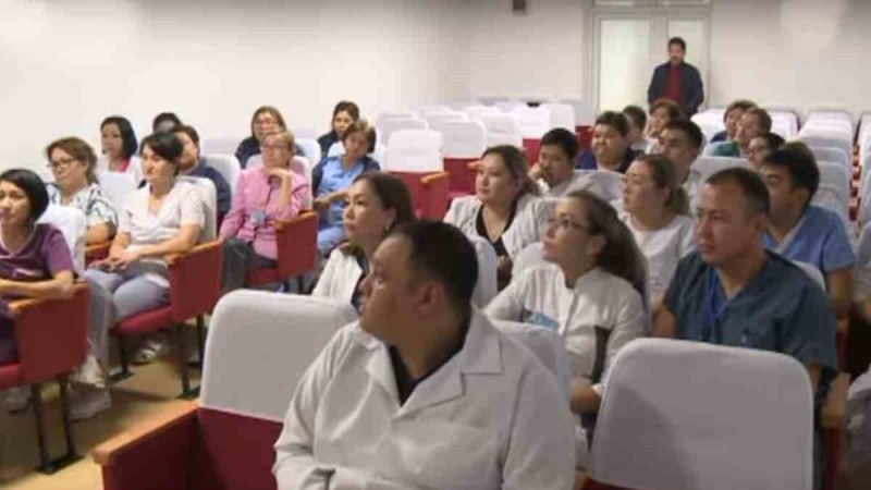 Тоңазытқыштағы нәрестенің өлімі: Оқиғадан кейін перзентхананың 200-ге жуық дәрігері жұмысынан кетеміз деп отыр - Қазақстан жаңалықтары