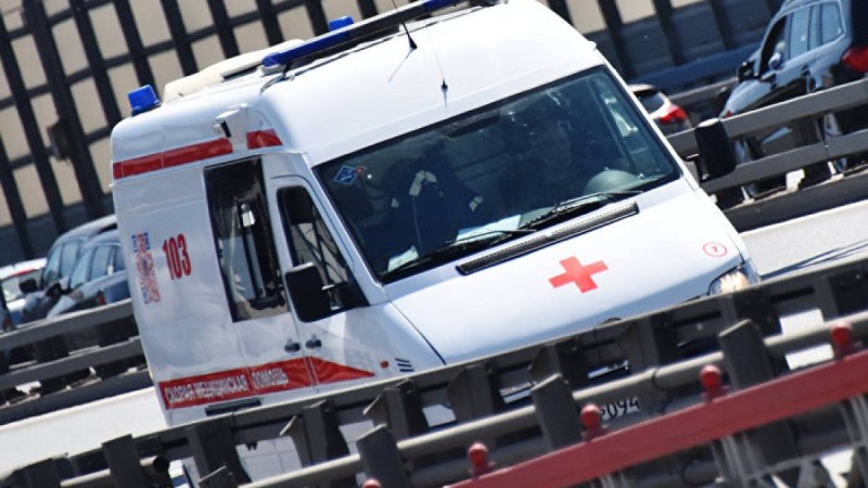 Танымал актер көрермендердің алдында қолын сындырды