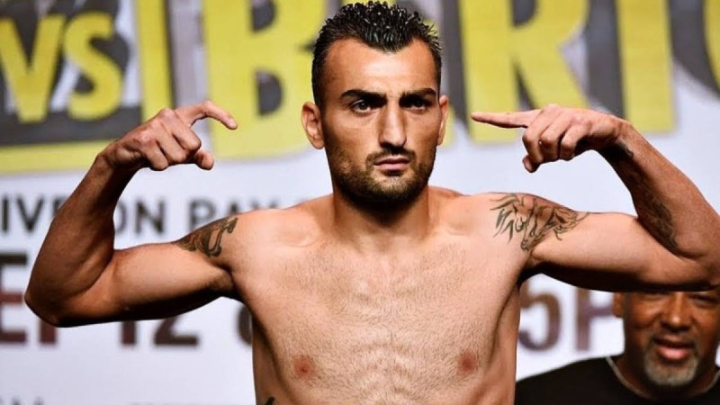 Ванес Мартиросян нокаутқа түскен соң боксты қойып кетті