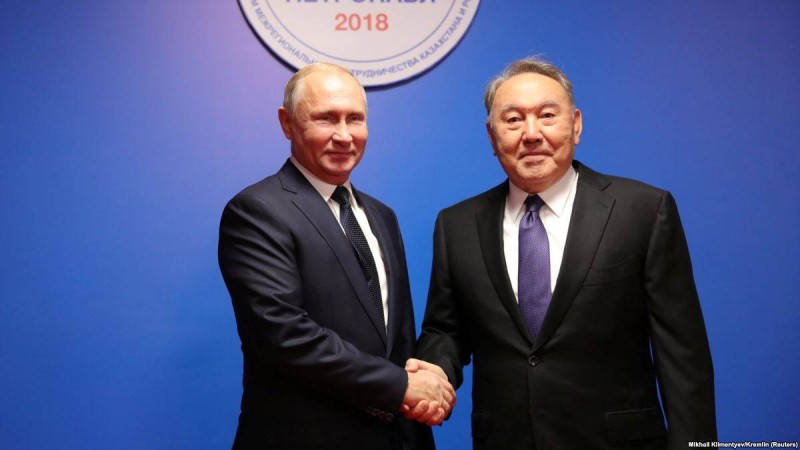 Назарбаев биліктен кетер алдында Путинмен сөйлескен