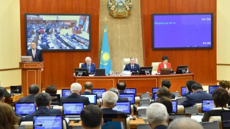 Мәжіліс міндетті әлеуметтік сақтандыру туралы заң жобасын жұмысқа алды