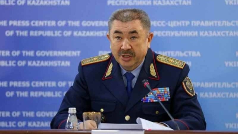 Полицейлер Ақорданың алдындағы алаңды неліктен қоршауға алды? ІІМ жауап берді
                                Министр: Ешкімнен қорғанып жатқанымыз жоқ