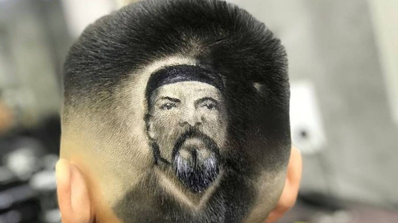 Абайдың портретімен шаш үлгісін жасаған бала танымал болды