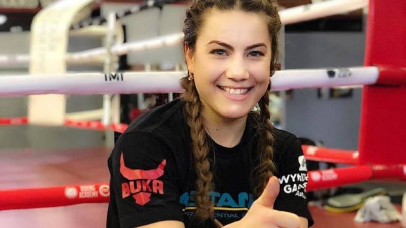 Фируза Шәріпова Almaty Arena алаңында 24 наурызда жекпе-жек өткізгісі келеді