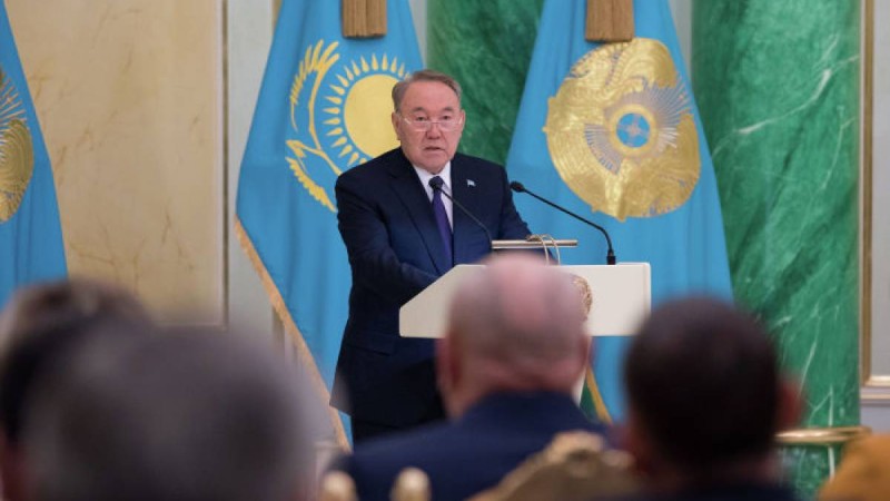 НАЗАРБАЕВ ПРЕЗИДЕНТТІК ӨКІЛЕТТІГІН ТОҚТАТТЫ
