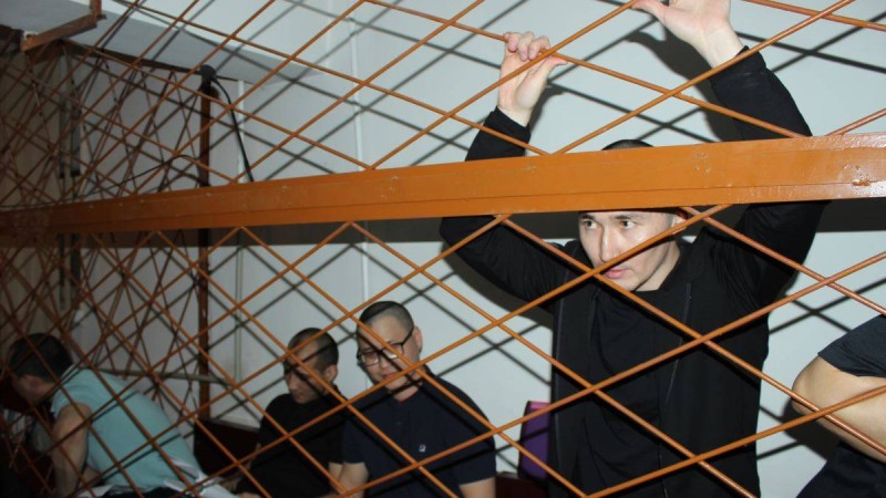 Прокурор "терроризмді насихаттады" деп айыпталғандарды ұзақ жылға соттауды сұрады