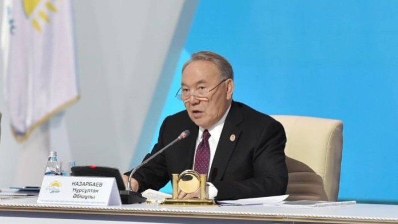"Ақылға қонымды болуы тиіс" Назарбаев білім министрлігінің олқылықтары туралы айтты