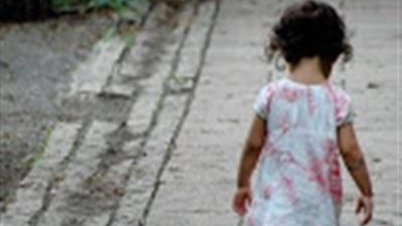 Балабақшадан қашып кеткен 4 жасар қызды полицейлер тауып алды