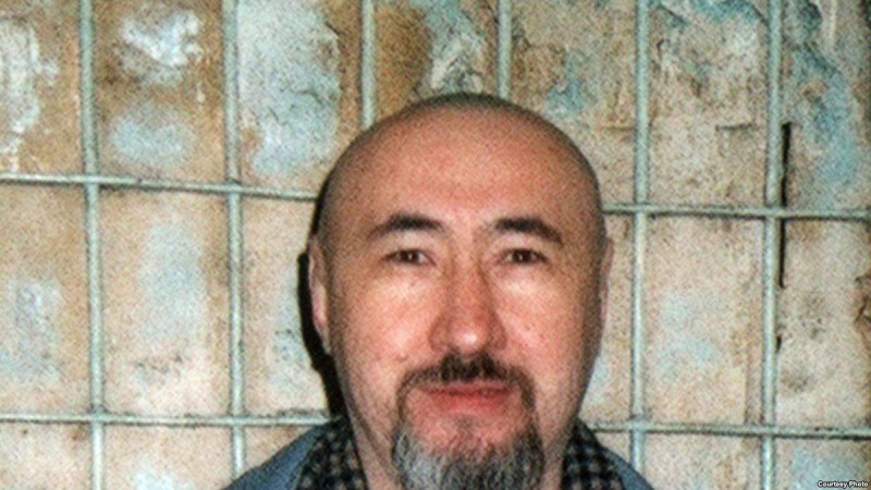 Құқық қорғаушы Арон Атабекке хаттар жетпей жатқанын айтады