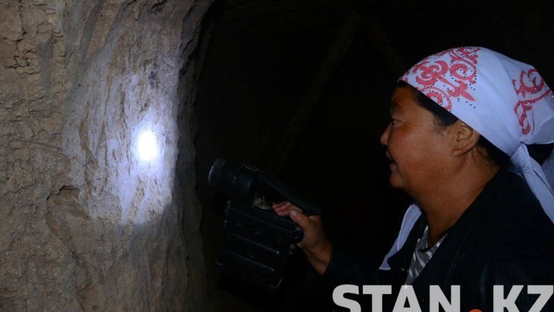 "Байлықты алуды көздегендердің алды қайтыс болды": Шыңғыс ханның "қабірін" қазып жатқан емшілер миссияларын аяқтау алдында тұр - Қазақстан жаңалықтары