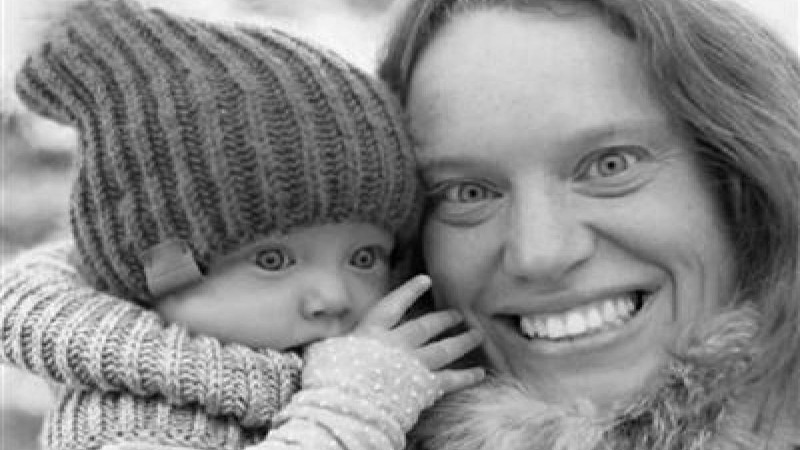 Аю 37 жастағы әйел мен оның сәбиін талап тастады