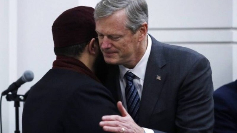 АҚШ губернаторы жұма намазына қатысты