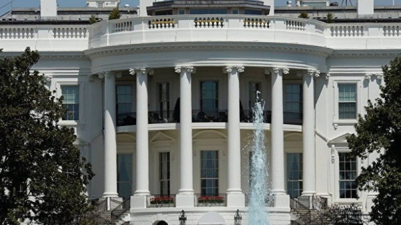 АҚШ-та Ақ үйдің маңында белгісіз адамды атып тастаған