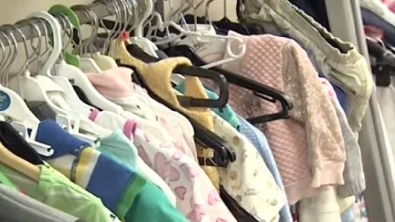 Астанада көпбалалы аналарға киім, азық-түлік тарататын тегін дүкен ашылды - Қазақстан жаңалықтары