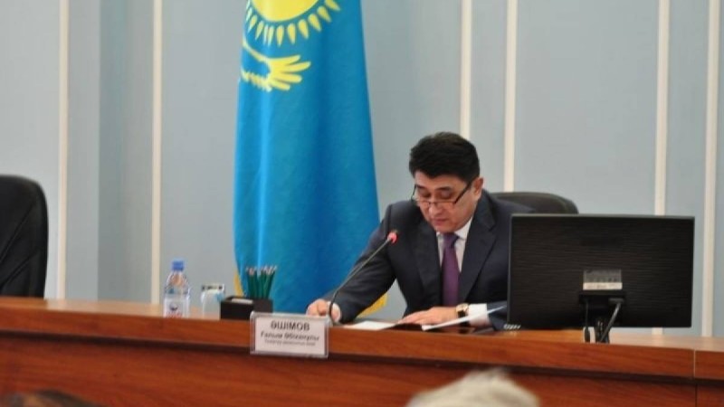 Желі қолданушысымен дөрекі сөйлескен Теміртау әкімі облыс басшысынан сөз естіді