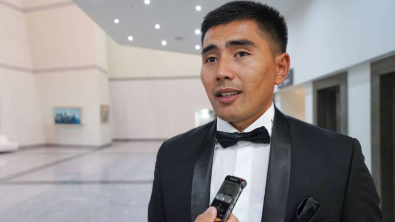 Үздік мұғалімдерге жалақыдан бөлек 2,5 миллион теңгеден беріледі