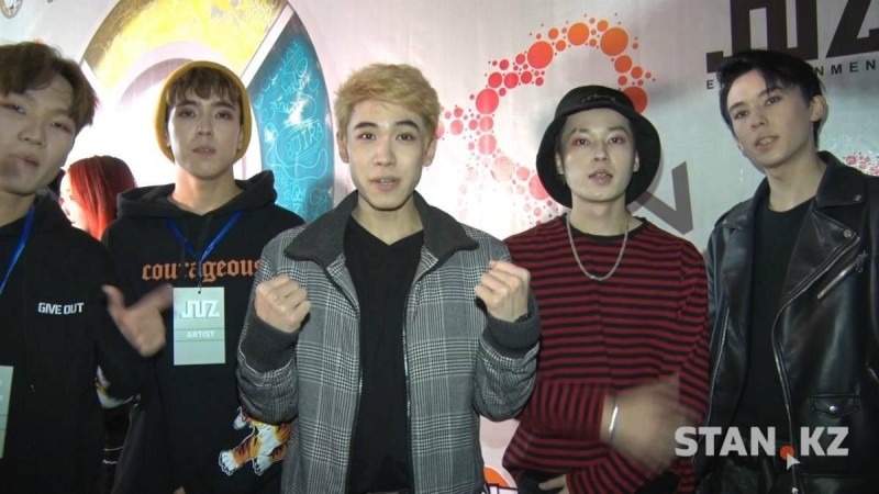 "Туған анамыздайсыздар": Q-pop жұлдыздары ұстаздарды төл мерекесімен құттықтап, ән арнады (видео)
Әншілер оқушыларға уақыт жоғалтпауға кеңес берді