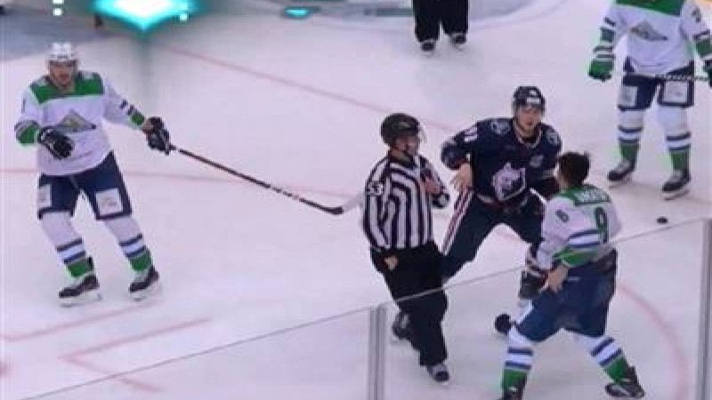 ҚХЛ матчында жаппай төбелес болды