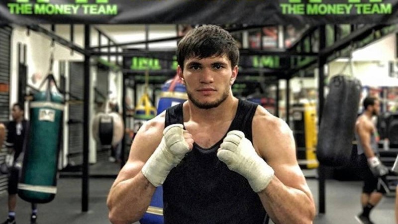 Әли Ахмедов қарсыласын 44 секунд ішінде нокаутқа жіберді – видео