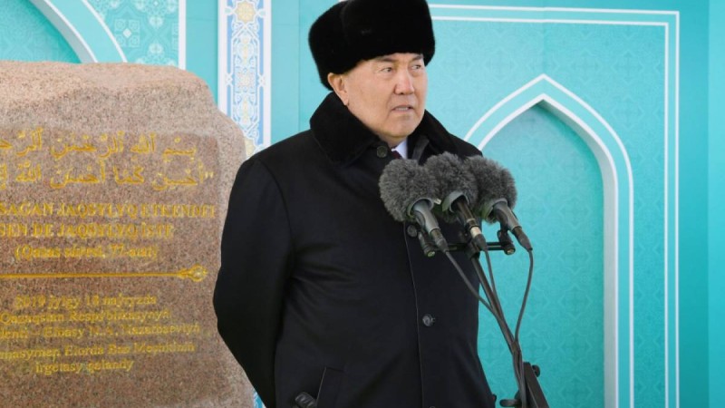 Елбасы Астана қаласында салынатын жаңа мешіттің іргетасын қалау рәсіміне қатысты