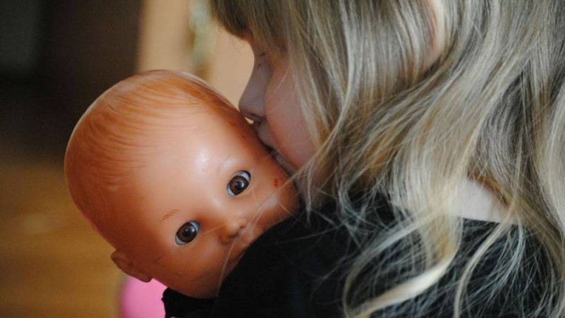 Мәскеулік маугли-қызды журналистер видеоға түсірді