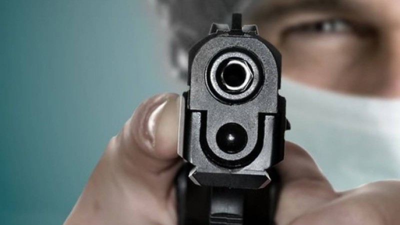 Ақтөбеде медициналық бетперде киген ер адам ломбардты тонамақшы болды