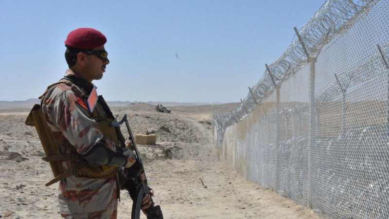 Экстремистер шабуылынан он сарбаз қаза тапты