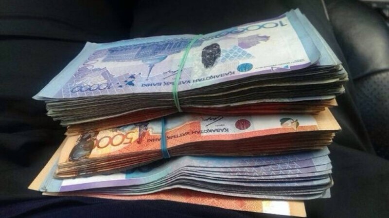 Қай салалардың қызметкерлеріне миллион теңгеден берілетіні белгілі болды