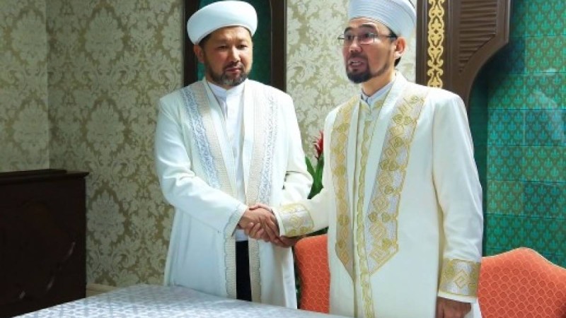 «Әзірет Сұлтан» мешітіне жаңа бас имам тағайындалды