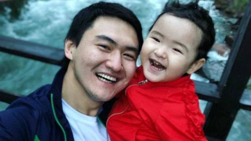 Қызы науқастанып қалған: Төреғалидің ұшаққа билетсіз кіруінің себебі белгілі болды