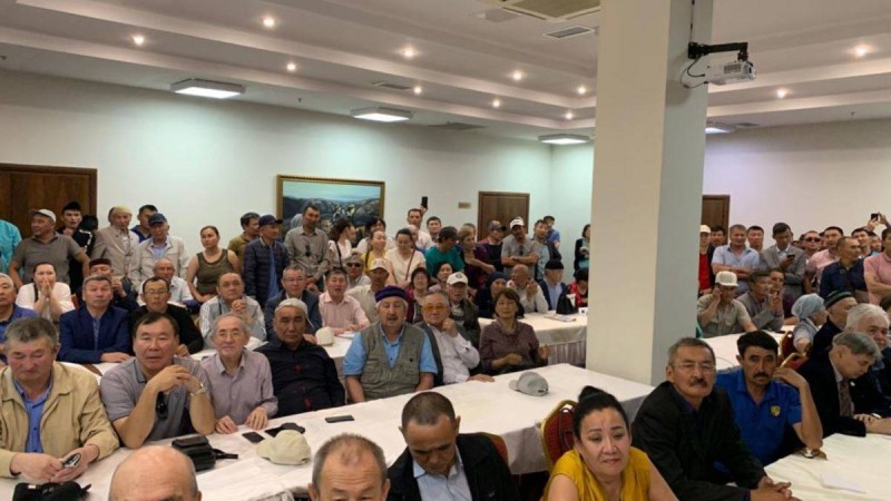 Назарбаев, бойкот, билікке талап. "Халық құрылтайында" не айтылды?