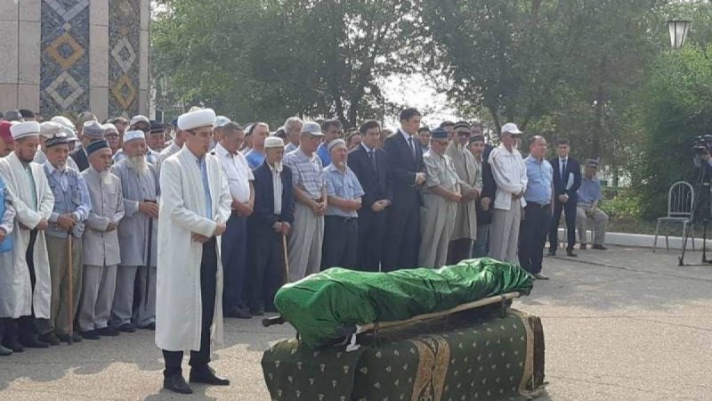 "Анасына күнде қоңырау шалатын": Браконьерлер қолынан қаза тапқан қорықшы туралы әпкесі бар шындықты айтты
Браконьерлер қолынан қаза тапқан қорықшының артында бес ұлы мен кәрі анасы қалды