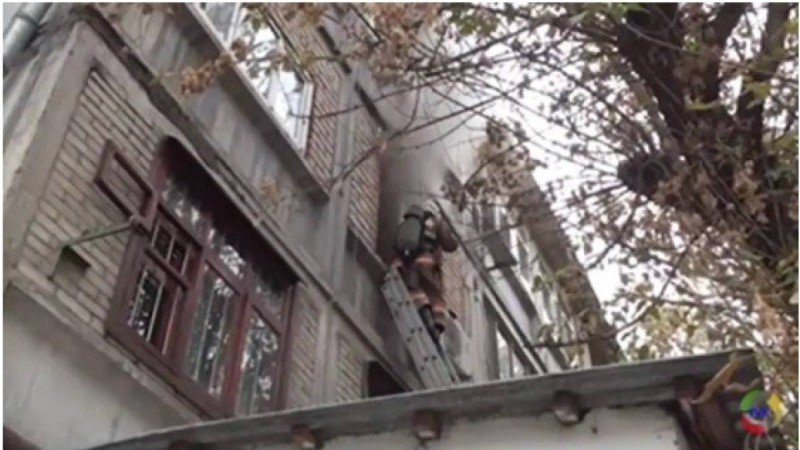 Шымкентте төсекке таңылып жатқан ер адам өз пәтерінде тірідей жанып кетті (ВИДЕО)