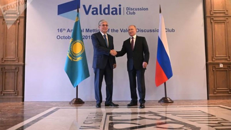 Тоқаев Путиннің шақыруын қабылдады