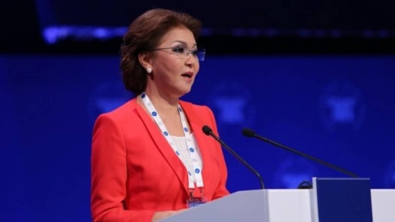 Назарбаева: Балаларға жыныстық қатынас туралы 13 жастан бастап айту керек