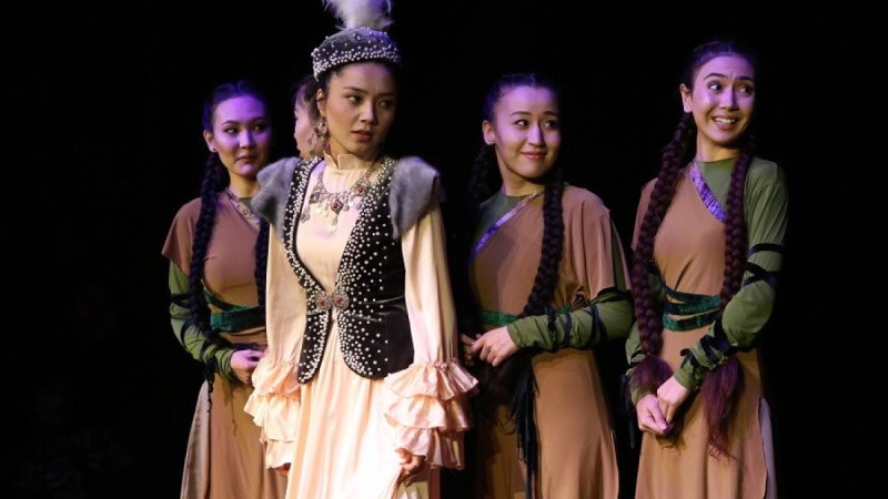 Театр-2018: Әшімов шәкірттері жаңа қойылым ұсынды (ФОТО)