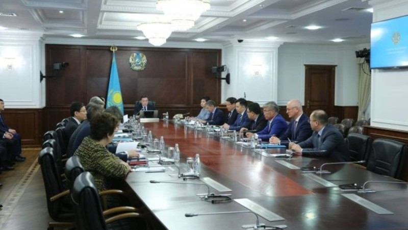 Жаңа құрамдағы үкіметтің алғашқы отырысы қалай өтті?