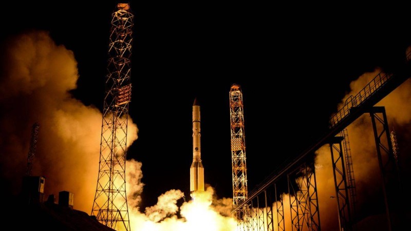 Байқоңырдан бортында ресейлік байланыс спутнигі бар "Протон-М" ұшырылды
