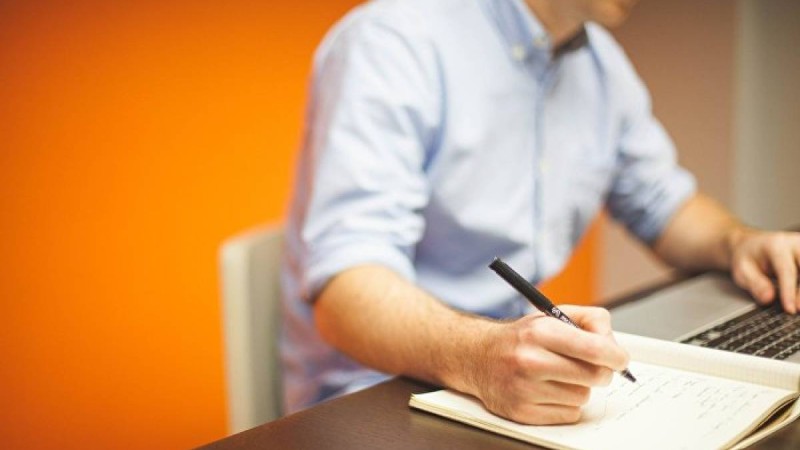 Қостанай облысында әкім қол астындағы қызметкерін тілдеді