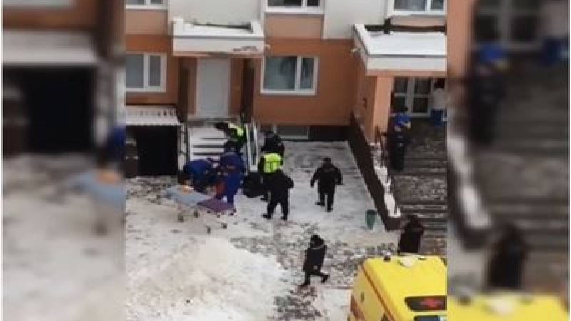 Павлодарда мойны кесілген ер адам жатақханаға кіріп кеткен